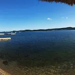 アパート Ana トゥラニ